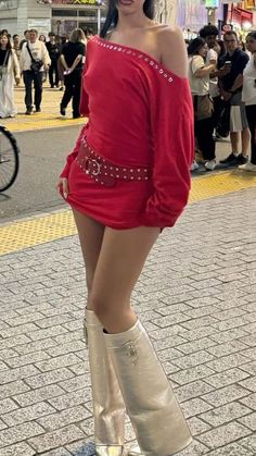 Dress Long Boots, Boots Y2k, Red Dress Long, 2000s Fashion Outfits, Baby Boomer, Long Boots, Style Streetwear, Mode Inspiration