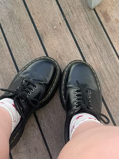 #shoes #docs #docmartensstyle #docmartensoutfits #aesthetic #explore #explorepage Doc Martens Aesthetic, Doc Martens Outfits, Doc Martens Style, Shoes For School, Doc Martens, Pins