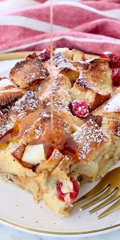 piece of baked french toast on a plate with maple syrup drizzled over it Baked French Toast, Overnight French Toast, Baked Casserole, French Toast Easy, French Toast Bake