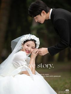 Taiwan Wedding Photoshoot, Pre Wedding Photoshoot Theme, Prenuptial Photoshoot, Korean Wedding Photography, Pre Wedding Photoshoot Outfit, Wedding Photo Studio, Foto Wedding, Wedding Photoshoot Props, Wedding Portrait Poses