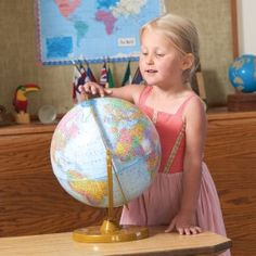 12 Fun Facts About Earth, Kids Globe, Magic Video, Geography Quiz, World Globes, Homeschool Social Studies, World Globe, Star Constellations, Color Help