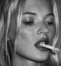 Uk Icon, Kate Moss 90s, Queen Kate, Miss Moss, 90s Model, 90s Supermodels, 90s Models, Gone Girl, Model Aesthetic