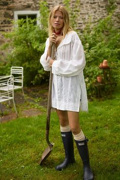 Pilcro Collared Pintuck Blouse Vintage White Shirt, White Shirt Outfit, Baggy Tee, The Cotswolds, Comfy Dresses, English Countryside, Summer Breeze