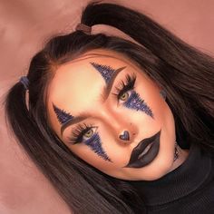 Haunted House Makeup Ideas, Art Reference Side Profile, Reference Side Profile, Haloween Mackup Ideas, Clown Tiktok, Pretty Clown Makeup, Creepy Clown Makeup, Beautiful Halloween Makeup, Cute Clown Makeup