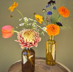 Autumn Leaves Bud Vases | Fall Flower Decor - The English Garden Simple Table Centerpieces For Party, Centerpieces For Thanksgiving, Wedding Bud Vases, Table Centerpieces For Party, Easy Centerpieces, Simple Table Centerpieces, Bud Vases Wedding, Glass Bud Vases, Thanksgiving Flowers