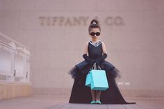 Breakfast at Tiffany's Inspired Photography Session in San Diego, CA Breakfast At Tiffany's Costume, Audrey Hepburn Inspired, Themed Photography, Foto Baby, Breakfast At Tiffanys, Trik Fotografi, Tiffany And Co