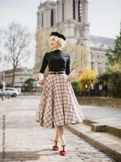 Look Retro, Retro Pin Up, Vestidos Vintage, Mode Inspo, Plaid Skirt, 50s Fashion, 1950s Fashion