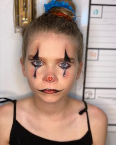 Kids' Halloween Face Art: 27 Easy and Cute Ideas for Spooky Fun - Witch, Zombie, Vampire, and More Scary Clown Make Up For Kids, Halloween Face Art, Simple Witch Makeup, Kids Witch Makeup, Green Hair Spray, Butterfly Costumes, Kids Halloween Face, Zombie Face Paint