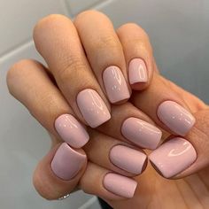 15 Nude Short Nails For Spring Spring Short Nails 2022 : Fancy trying your hand at doing your own nails? Or perhaps you're on the hunt for ideas to show you nail artist. Short Gel Nails, Nagel Tips, Work Nails, Casual Nails, Her Nails, Nail Candy, Pink Nail, Neutral Nails, Classy Nails