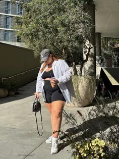 Plus Size Fits Summer, Plus Size Island Vacation Outfits, Curvy Gym Outfit, Plus Size Athleisure Outfits Summer, Beach Plus Size Outfits, Autumn Outfits Brown, Plus Size Spring Outfits 2024, Outfits Red Hair, Curvy Fall Fashion