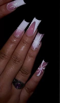 Airbrush Nail Designs, Gymnastics Wallpaper, Acrylic Inspiration, Freestyle Nails, Holiday Acrylic Nails, Girls Nail Designs, Birthday Nail, Nail Business, Retro Nails