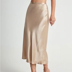 Great For Work Or Going Out. Midi Length. Flowy Midi Skirt, Plain Style, Jeans Cargo, Satin Midi Skirt, Long Midi Dress, Winter Skirt, Clothing Details, Maxi Robes, Slip Skirt