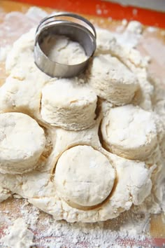 Easy Buttermilk Biscuits, Biscuit Dough Recipes, Best Biscuit Recipe, Easy Homemade Biscuits, Homemade Biscuits Recipe, Easy Biscuit Recipe, Southern Comfort Food, Buttermilk Biscuits Recipe, Artisan Bread Recipes