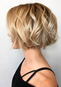 Cute Short Haircuts, Chin Length Hair, Latest Short Hairstyles, Bob Hairstyles For Fine Hair, Short Wavy Hair, Short Blonde Hair, Short Hair With Layers