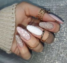 CHRISTMAS NAILS: The Sweater Nails Holiday Edit! Christmas Sweater Nails, December Nails, Sweater Nails, Christmas Nails Easy, Christmas Gel Nails, Christmas Nails Acrylic, New Year's Nails