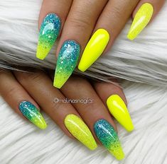 Super Nails, Diy Nail Designs, Winter Nail Art, Trendy Nail Design, Yellow Nails