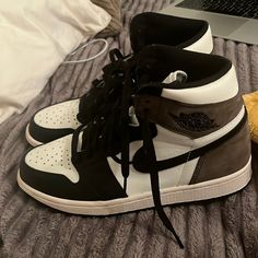 New Never Worn Mocha Jordan Ones Jordan Shoes 1, Jordan Aesthetic Shoes, Nike Shoes Women Jordan, Air Jordans Aesthetic, Best Nike Shoes For Women, Air Jordan Mocha, Jordans Mocha, Mocha Jordans, Brown Jordans