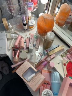 Girly Skincare Aesthetic, Isabella Grace Room, Skincare Collection Aesthetic, Asthetic Skincare Brands, Skincare In Bathroom Aesthetic, Isabella Grace, Slincare Girl Aesthetic, Preppy Skincare, Vision Bored