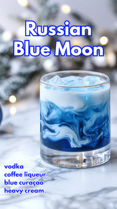 Russian Blue Moon Recipe Christmas Cocktails Vodka, Blue Curacao Drinks, Christmas Vodka, Layered Drinks, Bartender Drinks, Coffee Liqueur