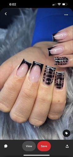 Classy Square Acrylic Nails Medium, Short Black Set Nails, Baddie Shorties Acrylic Nails, Short Textured Nails, Nail Shop Nails, Baddie Acrylic Nails Medium, Short French Nails With Design, Short Dramatic Nails, Short Baddie Nails Acrylic