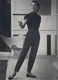 Fashion Trousers, Trousers Outfit, Glamour Decor, Polka Dot Pants, Well Dressed Women, 2020 Fashion Trends