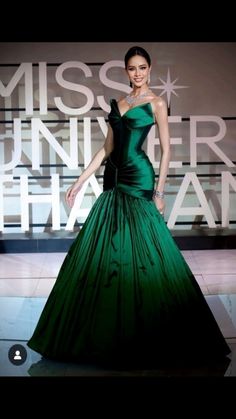 Pageant Gown, Green Gown, Pageant Gowns, Evening Gown, Formal Wear, Loki, Elegant Dresses, Wedding Favors, Dream Closet