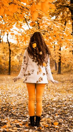 24 Stunning Fall Outfit Ideas (Autumn Fashion) – livelovequote Land Conservation, Outfit Ideas For Fall, Shinrin Yoku, Guatemalan Textiles