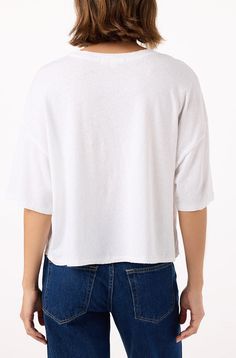 This oversized crewneck, made from a soft blend of hemp and linen, offers a relaxed take on a classic tee with slightly dropped shoulders. COLOR: WHITE FIT & MEASUREMENTS: Length = 21" Chest = 46" Measurements taken from size Small Gizele is wearing size S and is 5'9" FABRIC & CARE: 70% Pima Cotton, 30% Linen Machine Wash Cold. Made with love in Peru Relaxed Fit Linen T-shirt, Everyday White Linen T-shirt, Casual Linen T-shirt For Loungewear, White Linen T-shirt For Everyday, Relaxed White Linen Top, Everyday White Linen Top, Relaxed Linen T-shirt With Crew Neck, Oversized Linen Tops For Everyday, Everyday Linen Tops With Shirttail Hem