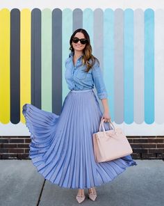 Classy Modest Fashion, Tonal Dressing, Thanksgiving Nail, Daily Fashion Inspiration, Pleated Long Skirt, Casual Styles