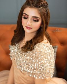 Hair Styles For Barat Function, Party Makeup Hairstyles Pakistani, Makeover Ideas For Women Hair, Hairstyles For Walima Function, Mehndi Function Hairstyles, Hairstyles For Mehndi Function Pakistani, Hairstyle For Long Frock For Wedding, Front Wedding Hairstyles, Hairstyle For Walima