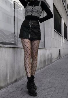 Summer Grunge, Egirl Fashion, Look Grunge, E Girl Outfits, Goth Outfit, 70s Outfits, Aesthetic Grunge Outfit, Fashion Grunge, Trending Fashion Outfits