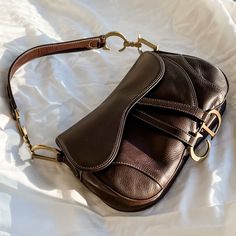 Dior Double Saddle Bag, Dior Bags Vintage, Brown Dior Bag, Vintage Designer Purses, Rare Designer Bags, Designer Vintage Bags, Purses And Bags Designer, Vintage Luxury Bag, Vintage Brown Bags