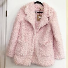 Adorable, Super Soft, And Warm Jacket. It’s A Size Us 4, Fits Me Looser So There Is Room For Layering. Not New With Tags, Worn Twice, But Well Taken Care Of. Smoke Free House. Pink Pilates, Pilates Princess, Wardrobe Ideas, Pink Jacket, Warm Jacket, Pilates, Layering, Outfit Ideas, Jackets & Coats