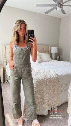 Cute Pe Teacher Outfits, Hairstylist Outfits For Work Casual, How To Style Tevas, Fall Outfits Overalls, How To Style Overalls, Salon Outfit Ideas, Modern Modest Outfits, Hairdresser Outfit, Casual Graduation Outfit