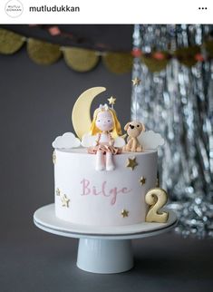 1st Birthday Cake Designs, Baby Boy Newborn Photography, Creative Cake Decorating, Dog Cakes, Cat Cake, 1st Birthday Cake, Girl Cake