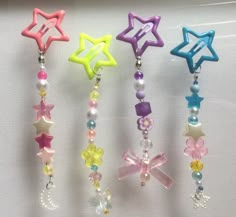 Star Hair Clips / Beaded Star Hair Clips / Star Fairycore - Etsy Star Hair Clip Beads, Creative Hair Accessories, Kandi Hair Clips, Kpop Beads Keychain, Beads On Hair, Hair Clips With Beads, Hair Clips Ideas, Hair Clip Ideas, Cute Hairclips