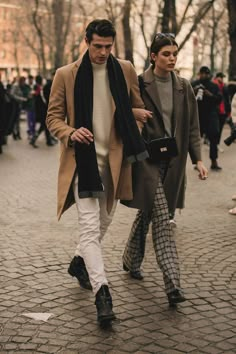 Vogue Photographers, Milan Fashion Week Men, Fashion Milan, Fashion Outfits Men, The Best Street Style, Best Street Style, Men Street, British Vogue