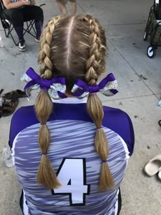 College Softball Hairstyles, Hairstyles For Volleyball Games, Race Day Hair, Volleyball Hair Bows, Cute Volleyball Hairstyles, Volleyball Hairstyles For Curly Hair