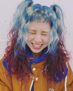 Creative Ways To Dye Your Hair, Colorful Shag Hair, Half Blue Half Orange Hair, Like Green Hair, Fun Hair Clips, Weird Hair Colors, Hair Dye Inspo Aesthetic, Eccentric Hairstyles, Kidcore Hair