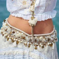 Bohemian Fashion Stunning Gypsy Belt over Jeans Boho Style for Summer Vocation Beach Jewelry Teen Fashion Trends, Boho Belt, Tassel Belt, Boho Belts, Beachy Boho, Boho Accessories, Unique Clothing, Update Your Wardrobe, Bohemian Fashion