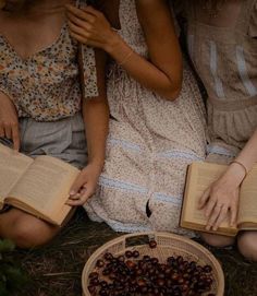 . Feminine Friendship, Friendship Aesthetic, Sisters Goals, Country Photography, Sister Poses, 3 Sisters, The Embrace, Anne Of Green Gables, Old Soul