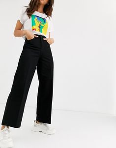 Bel Bottom Jeans Outfit, Black Wide Leg Jeans Outfit Casual, Style Black Wide Leg Jeans, How To Style Wide Leg Jeans High Waist, Tops For Wide Leg Jeans, How To Style Wide Leg Jeans Casual, High Rise Wide Leg Jeans Outfit