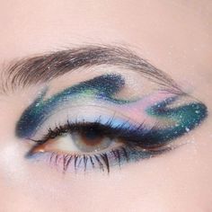 Blue Makeup For Blue Eyes, Aurora Borealis Makeup, Northern Lights Makeup, Space Eye Makeup, Water Makeup Look, Light Blue Makeup, Aurora Makeup, Corner Lashes, Dark Aura