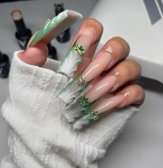 Amsterdam Nails, Nail Info, Unusual Nail Designs, Leaf Nails, Girly Acrylic Nails, Long Nail, Simple Acrylic Nails, Coffin Shape Nails, Unique Acrylic Nails