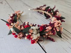 This headband from real protected flowers.It is a unique accessory for brides, bridesmaids and proms. Dried and stabilized plants are durable as long as they are properly stored away from sunlight to avoid color fading, heat sources, extreme cold and humidity. we make each piece with love and care..It is original handmade product. Your carefully crafted piece will be shipped within 1-3 days. if you have a special request, please contact me Loves.. ✨️Shipping ✨️ Your shipments will arrive by expr Dried Flower Headband, Hair Headband, Dry Flower, Meadow Flowers, Short Wedding Hair, Flower Crowns, Flower Headband, Girls Headbands, Flower Hair