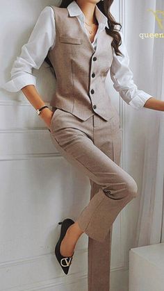 Pant Suits For Short Women, Law Attire For Women, Slim Fit Blazer Women, Slim Suit Women, Power Women Outfits, Casual Suit Pants Outfit Women, Women's Suit Vest, Classic Womens Clothing, Woman 3 Piece Suit