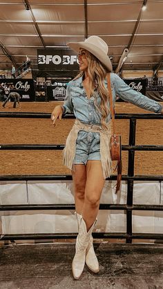 Boho Cowgirl Style Western Chic, West Desperado, Boho Cowgirl Style, Western Chic Fashion, Nfr Outfits, Nfr Fashion, Western Dresses For Women