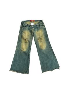 A sassy pair of jeans in a low waist and distressed greenish color to the denim, tight around waist and bum, big and flared on the bottom. Condition: in good vintage condition, some signs of use on bottom hem around ankles as from walking Material: 100% algodon cotton Size: 38 Important Information: All orders are shipped within 2-8 business days of purchase with Tracking. A notification email will be sent with tracking when the order has shipped. Once an item has been shipped, Juno Juno is not Y2k Distressed Flare Jeans With Straight Leg, Y2k Distressed Straight Leg Flare Jeans, Y2k Distressed Mid-rise Jeans, Y2k Mid-rise Distressed Jeans, Vintage Green Wide Leg Jeans, Y2k Distressed Wide Leg Jeans, Y2k Style Distressed Dark Wash Jeans, 90s Distressed Mid-rise Jeans, 90s Mid-rise Distressed Jeans