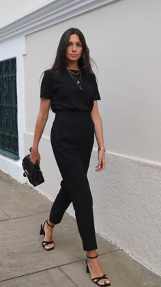 Jeans Business Casual Outfits, Black Work Outfit, Look Kylie Jenner, 2024 Travel, Neutral Outfits, 2024 Outfits