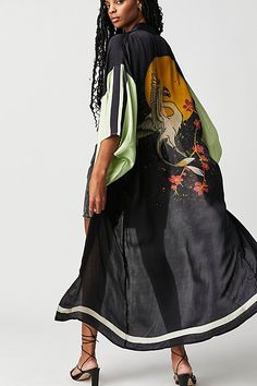 Featuring a colorful and statement design on the back, this maxi kimono is featuring in a silky fabric and shapeless silhouette. * Wide sleeves * Maxi length * Arm vents | Moon Dance Maxi Kimono by Free People in Black Summer Kimono Outfit, Kimono Outfits, Free People Kimono, Kimono Outfit, Moon Dance, Maxi Kimono, Mode Kimono, Free People Maxi, Summer Kimono